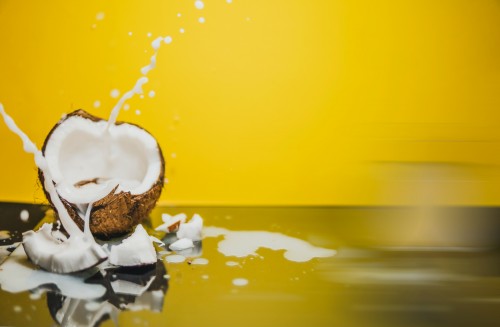 Laptele de cocos, beneficiile sale și de ce ar trebui să îl consumi